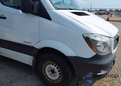 2015 Mercedes-Benz Sprinter 2500 High Roof из США, поврежденный, VIN WD3PE8DB6FP127517